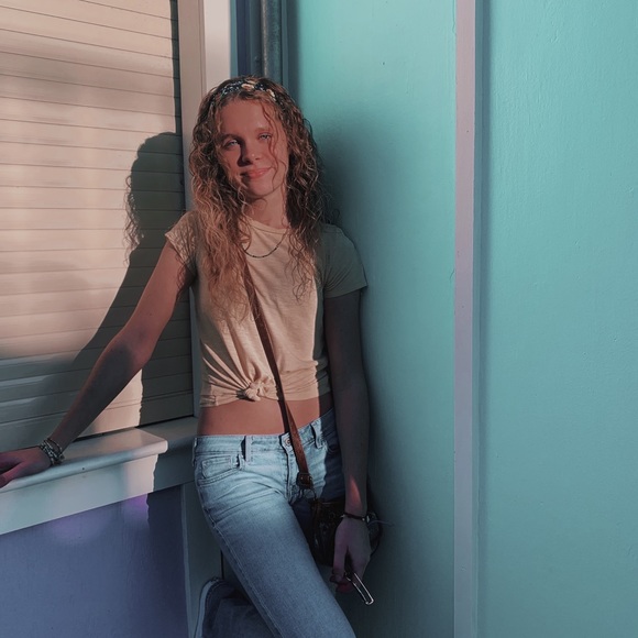 Meet your Posher, Taylor - Picture 5 of 7